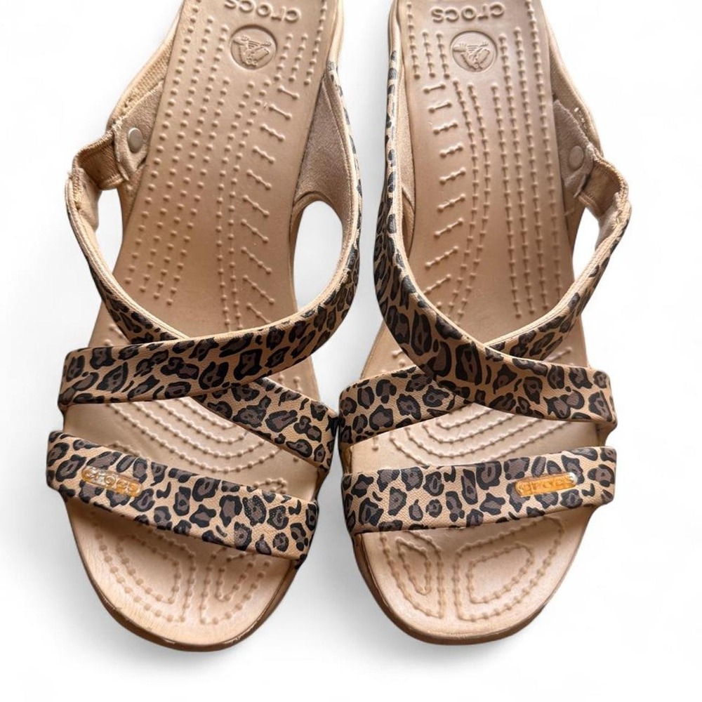 Crocs Leigh II Leopard Print Strappy Block Heel Sandals 16140 Tan Womens 8